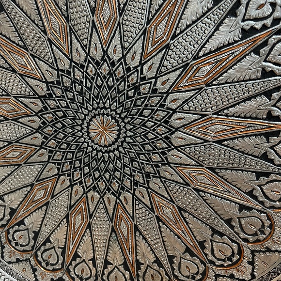 Oriental Copper Handhammerwork Round Tray - Picture 2 of 7